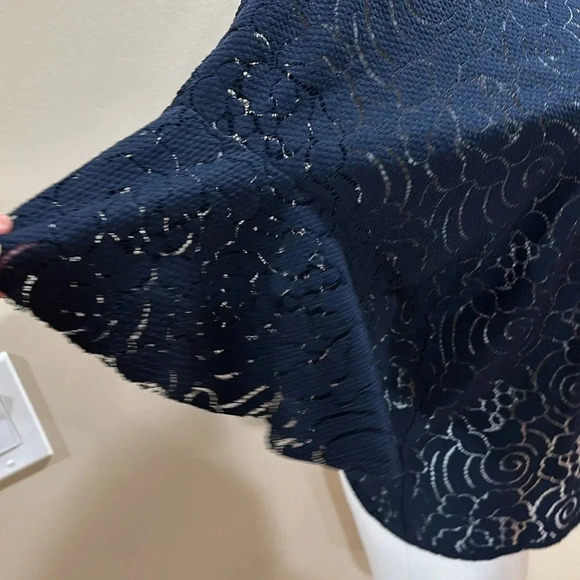 Banana Republic lace top - Picture 7 of 7